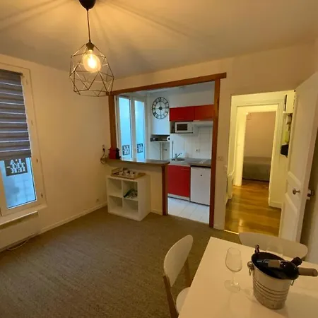 Quartier Bas Montreuil A 3minutes Du Metro Apartment
